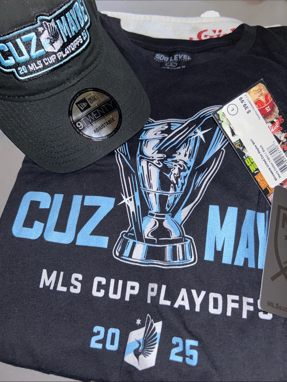 MLS Cup Playoffs 2025 Tee M Large + StrapBack Hat